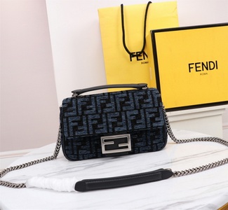 Fendi Handbags 564